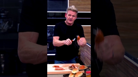 How to shell a lobster with #gordonramsay