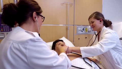 Soins infirmiers - Laboratoire du mannequin de...