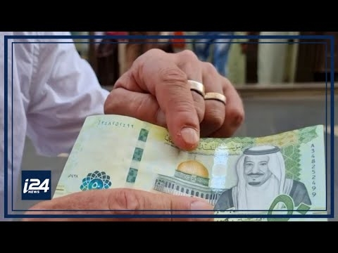 Saudi Arabian locals greet i24NEWS reporters