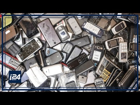 Israeli company builds machine to pay people for their recycled phones