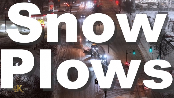 Montréal: Industrial grader plows in NDG spotted clearing up Dec '25